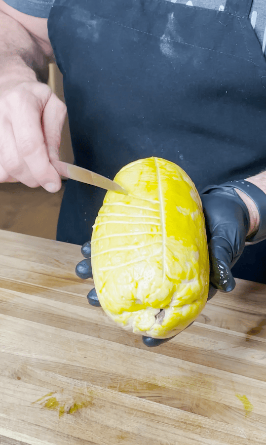 Slicing pattern into puff pastry.