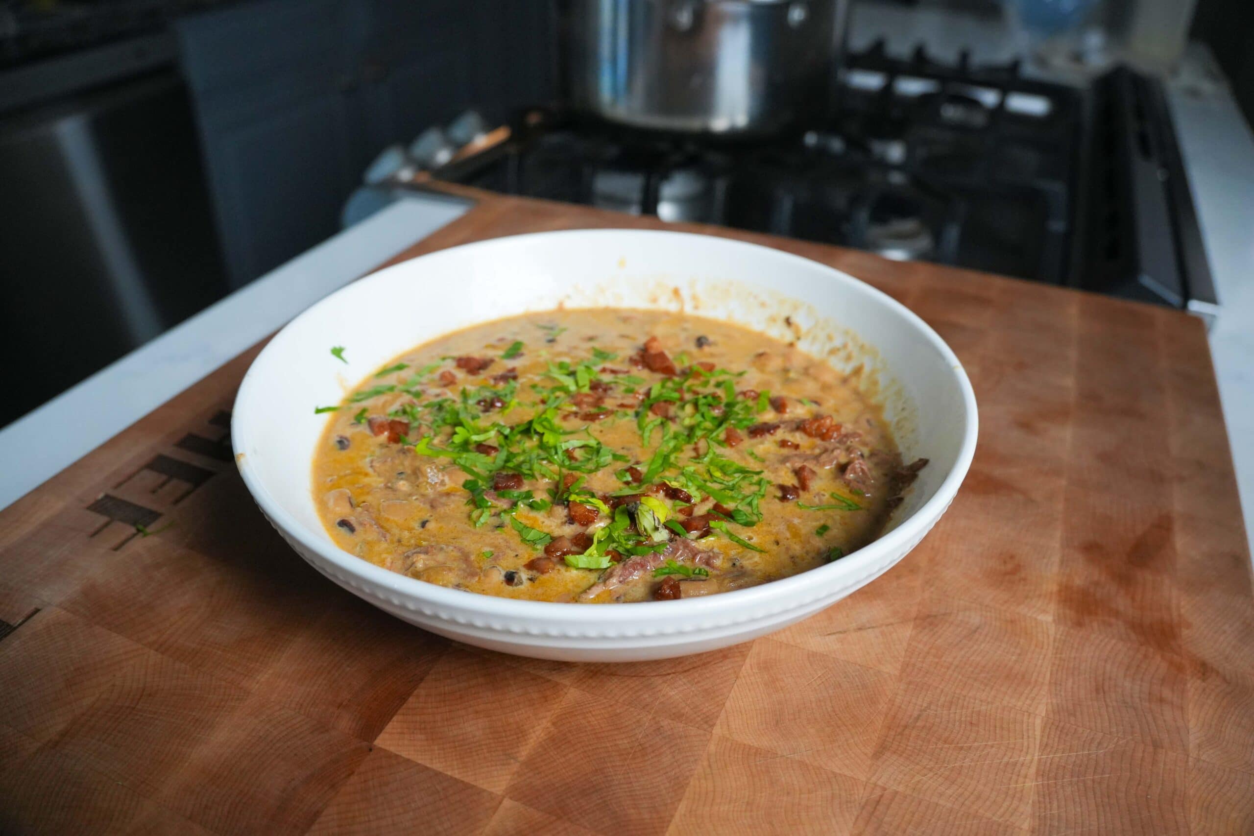 A bowl of black-eyed peas.