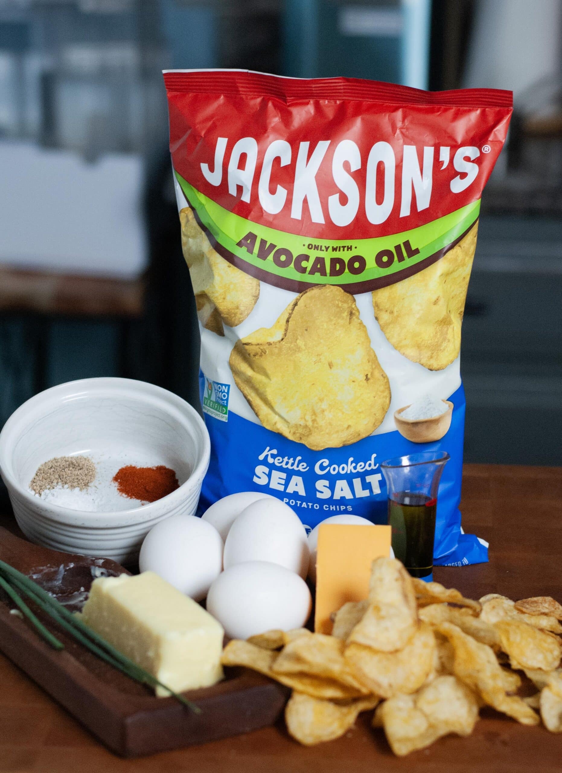 Ingredients for spanish omelette with chips.