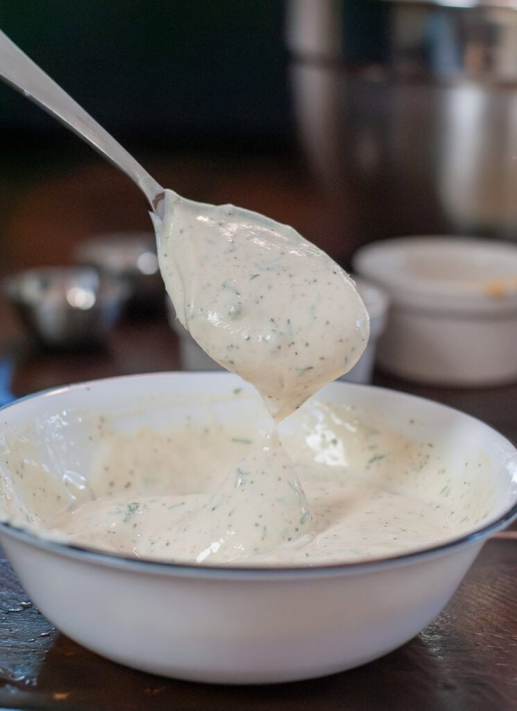 A creamy sauce with dill for pasta salad.