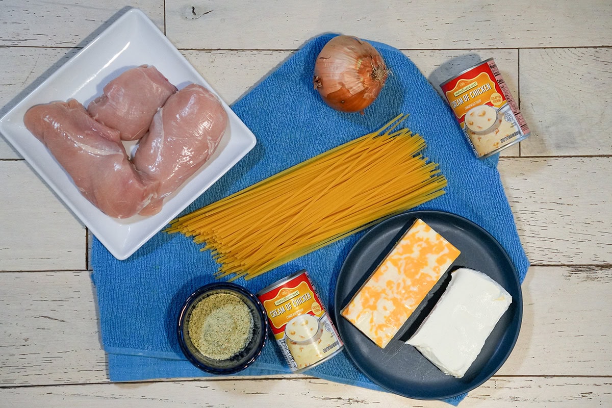 Ingredients for slow cooker chicken bacon ranch pasta.