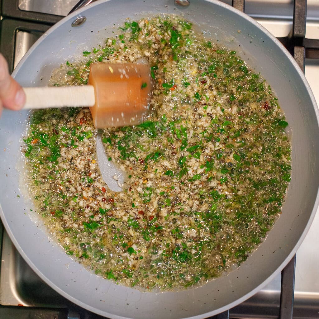 Melted butter mixed with parsley, seasonings and garlic.