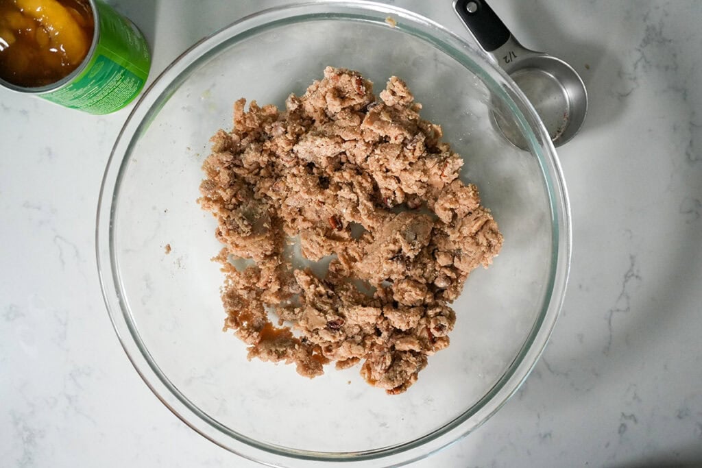 a vanilla cake mixture crumble.