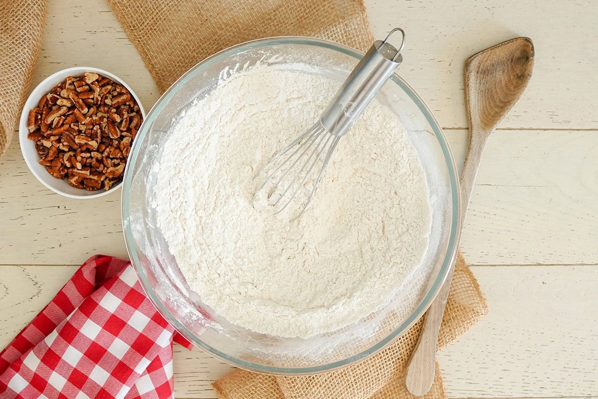 flour, baking powder, cornstarch, baking soda and salt in a bowl.
