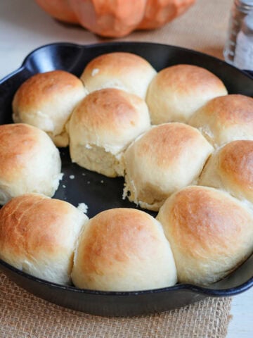 golden yeast rolls in an skillet.